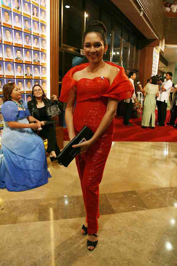 Part 2: Who wore what at the 2011 SONA, Gallery