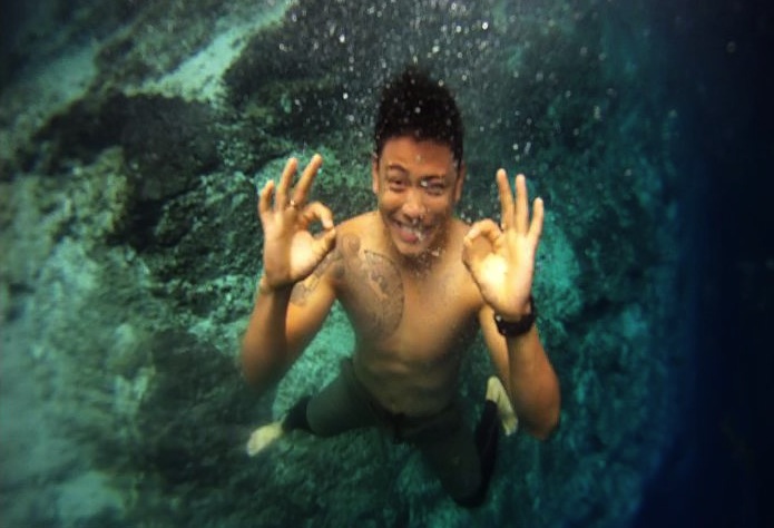 Drew Arellano swims in the Hinatuan Enchanted River (Biyahe Ni Drew - Bislig)