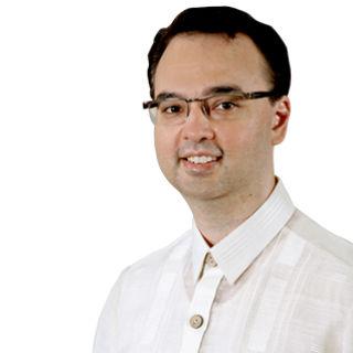Palace Shrugs Off Alan Peter Cayetano S 2016 Plans Says Polls Not Admin Priority