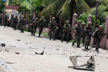Troops inch their way towards MNLF positions