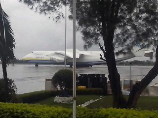 Giant cargo plane lands in Cebu with 140-ton genset
