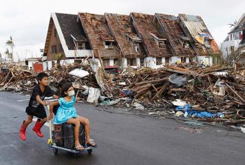 Tacloban residents try to cope with Yolanda aftermath