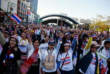Protesters start shutdown of Bangkok