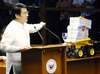 Senator Revilla lashes back at Aquino govt 