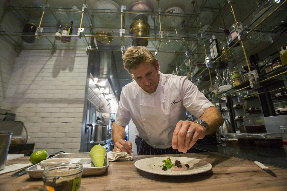 Curtis Stone 'Top Chef Masters' Reveals Daring New Dining Concept – The  Hollywood Reporter