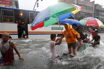 Standstill in Metro Manila as flood affects millions