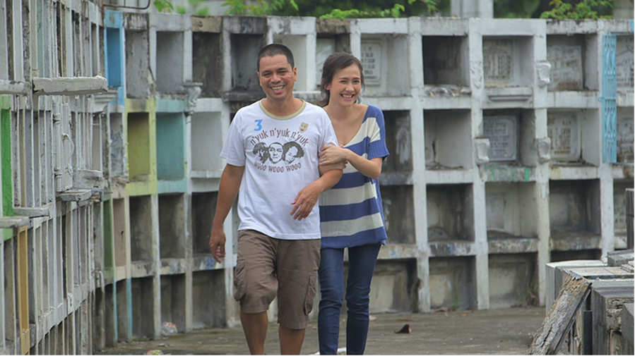 Chariz Solomon and John Feir in Wagas 