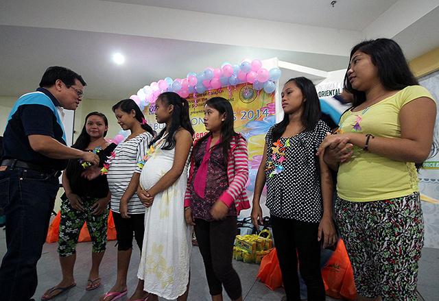 Accenture S 120 Day Paid Maternity Leave Still A Goal Phl Legislators Seek