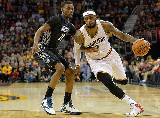 Nba James To Miss Two Weeks With Strained Knee And Back Pain
