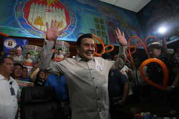 Erap jubilant over SC junking of disqualification petition