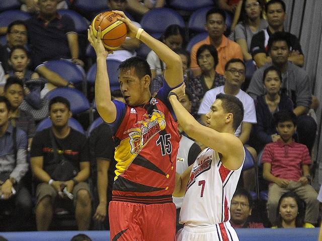 Pba Alaska Snaps San Miguel S Eight Game Win Streak For Top Spot In Standings Sports Gma News Online