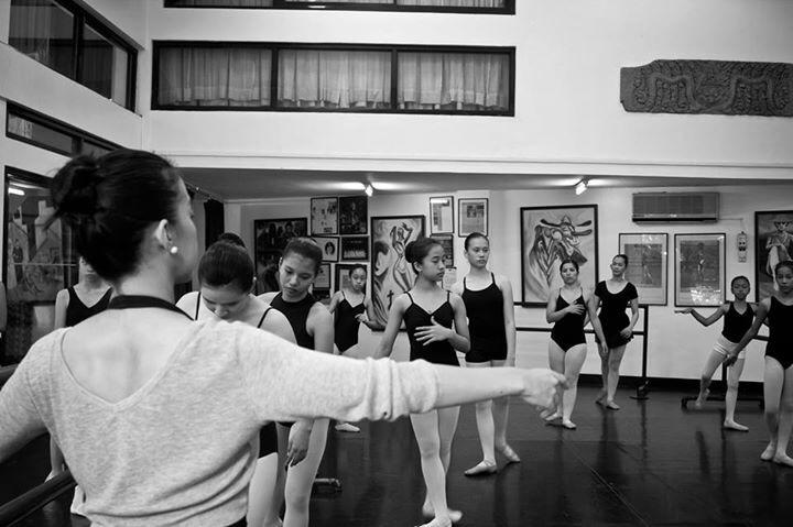 Learning ballet with Lisa Macuja-Elizalde, the prima ballerina - GMA News