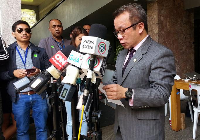 news courts lure online story news courts lure online story
