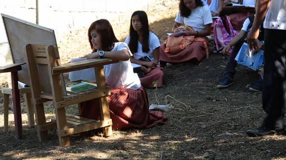 epekto ng kakulangan ng silid aralan sa mga estudyante Hindi sapat ang bilang ng mga silid-aralan, mga kagamitan tulad ng libro sa ng kakulangan sa mga sa bawat estudyante sa loob ng silid-aralan. epekto ng kakulangan ng silid aralan sa mga estudyante Hindi sapat ang bilang ng mga silid-aralan, mga kagamitan tulad ng libro sa ng kakulangan sa mga sa bawat estudyante sa loob ng silid-aralan.