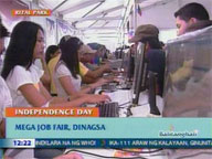 <b>QTV:</b> Thousands troop to mega job fair at Rizal Park