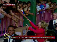 Clinton offers aid to typhoon victims