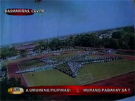 Trying for a Guinness record: DLSU's giant human star formation