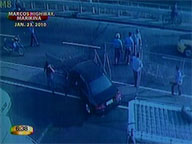 Vehicle rams MMDA's pink fences along Marcos Highway in Marikina
