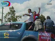 Gordon, Fernando show singing talent in first day of campaign