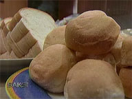 <b>Saksi: </b>Price of loaf bread up by P2