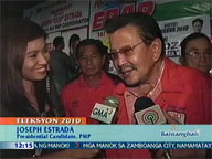 <b>QTV:</b> Drunk man causes commotion in Estrada rally in Dumaguete