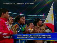 <b>Saksi: </b>Arnel Pineda in hot water over rendition of 'Lupang Hinirang'