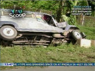  QTV:  YouScoop: Jeep turns on its side in Lipa, Batangas
