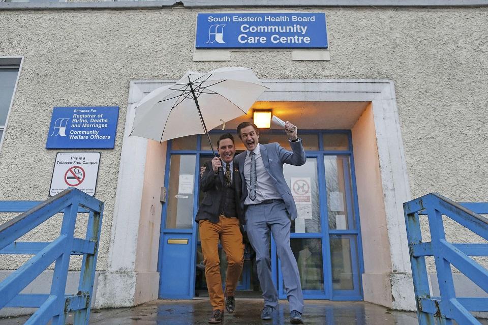 First Gay Marriages Take Place In Ireland After Landmark Vote Gma News Online