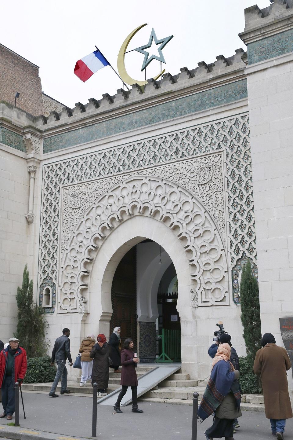 Hundreds of French mosques open their doors to the public GMA News Online