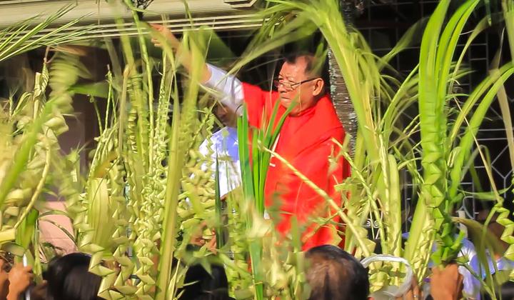 The Parish priest of San Isidro Labrador Parish in Upi, Maguindanao bless the palms of the parishioners as we now enter the Holy Week. Photo: Amiel Cagayan