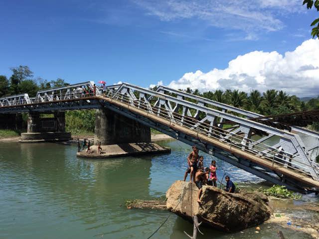 PNR bridge sa CamSur, bumagsak | News | GMA News Online