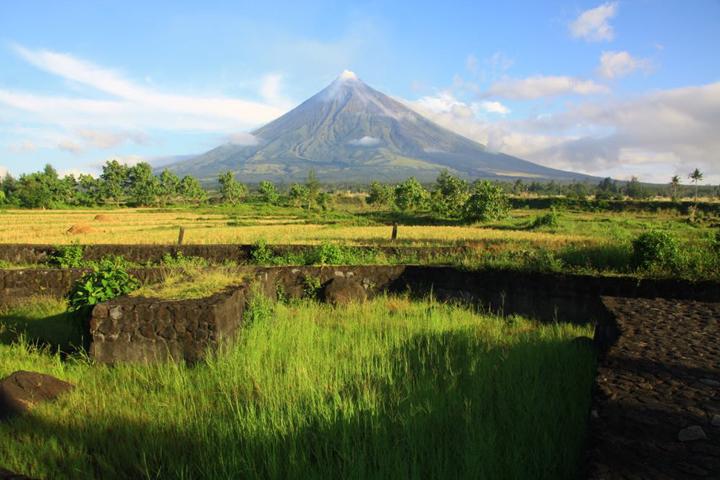  Letâ€™s Travel, Eat and Learn! features guided tour of Mt. Mayon and other Bicol landmarks plus unique Bicolano dining experiences. Photo from Stanley See.