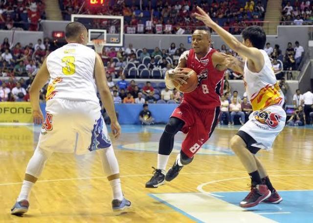 DON'T STOP ME NOW. Calvin Abueva attacks Rain or Shine's defenses in this Game 5 action. Photo by KC CRUZ, GMA News