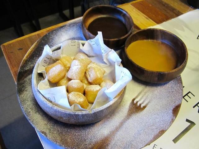 Cap off your meal with churro popcorn dipped in chocolate or dulce de leche sauce. 