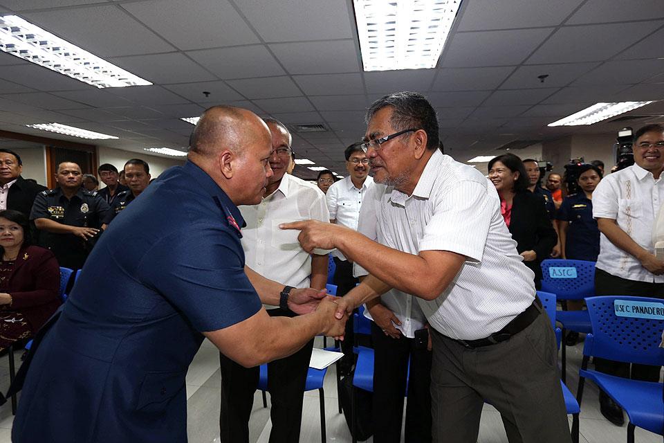 DILG chief orders Bato to probe summary killings DILG chief orders Bato to probe summary killings
