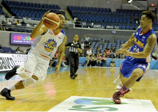 Jayson Castro was big down the stretch for TNT. KC Cruz