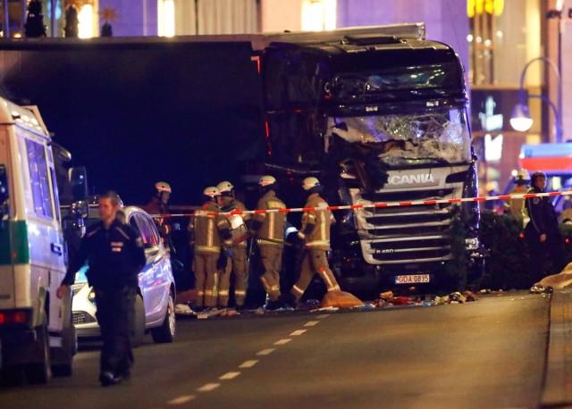 Truck Ploughs Into Crowd At Berlin Christmas Market, 12 Dead | GMA News ...