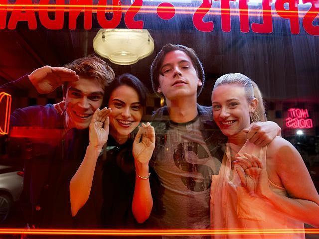 New ‘riverdale Promo Highlights Start Of Betty Veronica Rivalry 3405