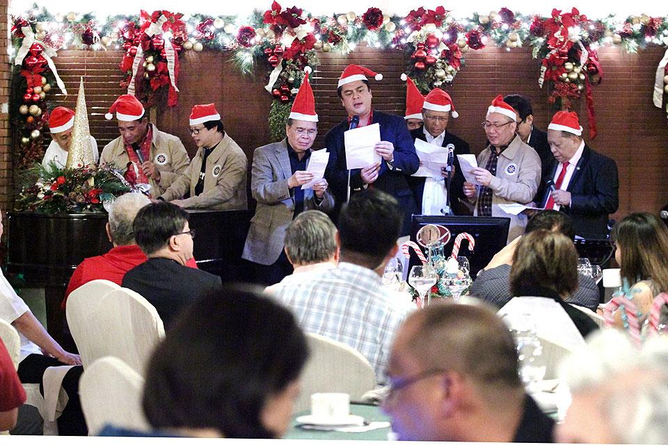 Cabinet Secretaries Sing Christmas Carol Photos Gma News Online