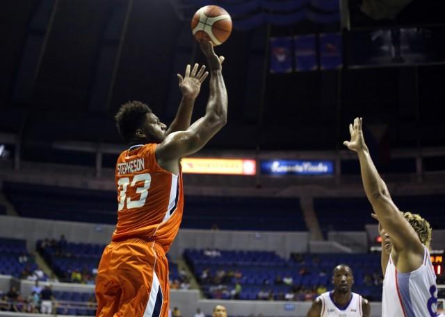 Alex Stepheson was a beast down low for Meralco. KC Cruz