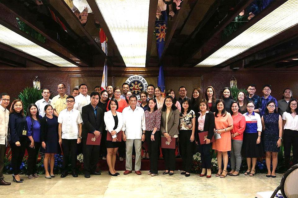 Duterte With Palace Press Corps Photos Gma News Online