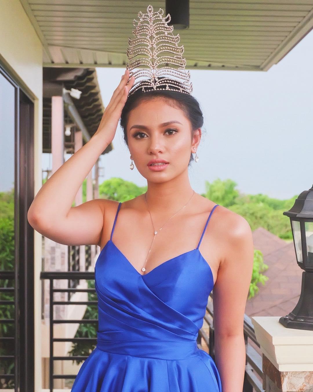 Klea Pineda joins Santacruzan, channels her inner Pia Wurtzbach