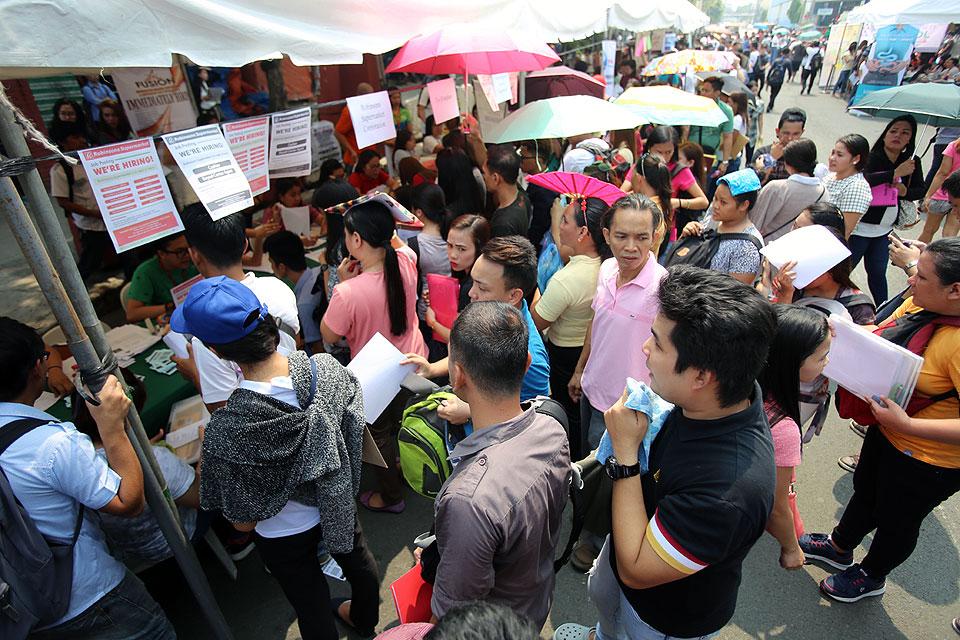 Thousands of jobs await Filipinos abroad next year —POEA | News | GMA