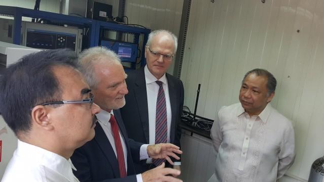EU SWITCH senior science expert Dr. Juergen Bischoff (2nd from left) explains the workings of the new air quality monitoring station in the NAMRIA complex in Taguig on Thursday, June 1. Looking on are (L to R) NAMRIA director Peter Tiangco, EU ambassador to the Philippines Franz Jessen, and DENR assistant secretary Rommel Abesamis.