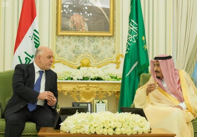  Iraqi Prime Minister Haider al-Abadi meets with Saudi Arabia's King Salman bin Abdulaziz Al Saud in Riyadh, Saudi Arabia October 22, 2017. Saudi Press Agency/Handout via REUTERS