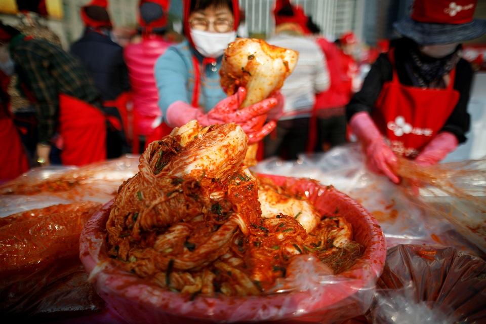 South Koreans Chinese Clash Online Over Kimchi International Certificate
