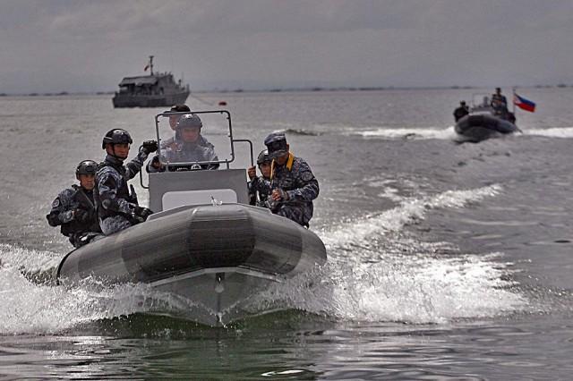 Members of the Philippine Coast Guard Special Operations Group on Tuesday, November 7, 2017, conduct a maritime patrol along Manila Bay as part of the security preparations for the upcoming ASEAN Summit on November 13- 17, 2017 at the PICC in Pasay City. Danny Pata 