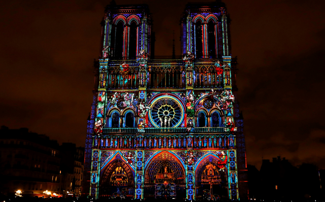 Paris’ Notre-dame Cathedral Illuminated For World War I Remembrance