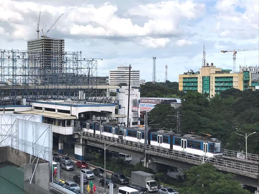 A southbound train leaves the MRT-3 GMA Kamuning Station at 2:04 p.m. on Monday, Nov. 6, 2017. The Department of Transportation has served Busan Universal Railway Inc. a notice of contract termination earlier Monday as maintenance provider of the Metro Rail Transit Line 3. Photo by Victor Sollorano, GMA News
