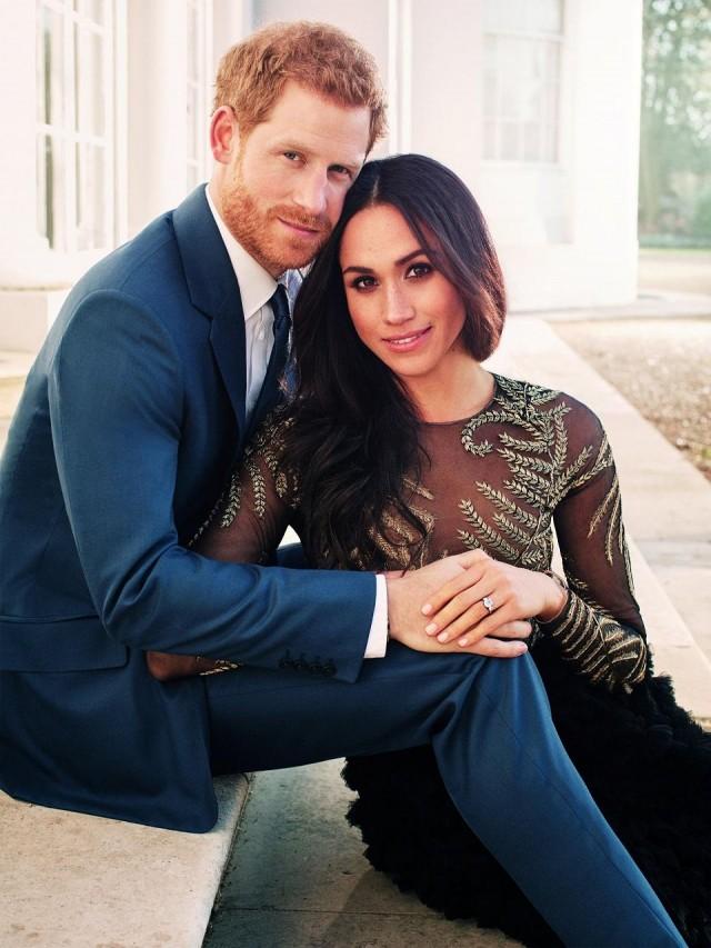 One of two official engagement photos released on December 21, 2017 by Kensington Palace of Prince Harry and Meghan Markle taken by Alexi Lubomirski at Frogmore House in Windsor, Britain. Picture taken in the week commencing December 17, 2017. REUTERS/Alexi Lubomirski/Pool